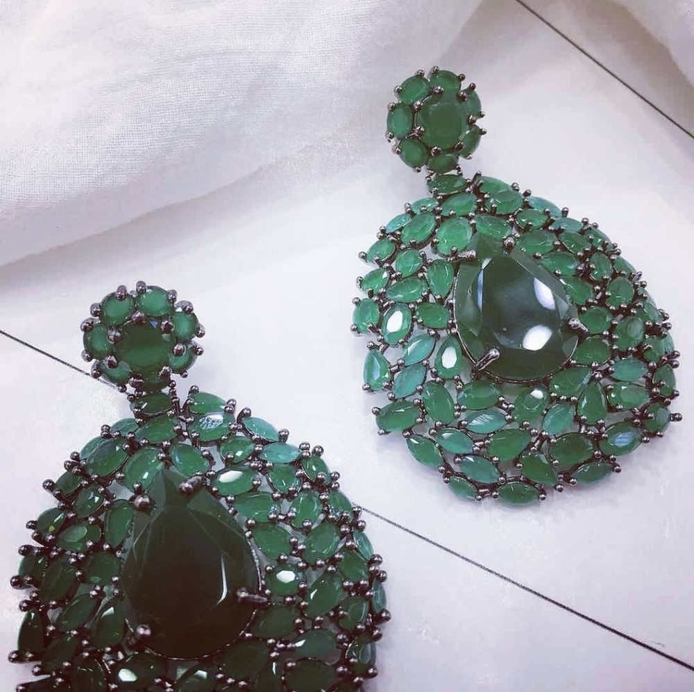 Earings - Picture 2 of 2